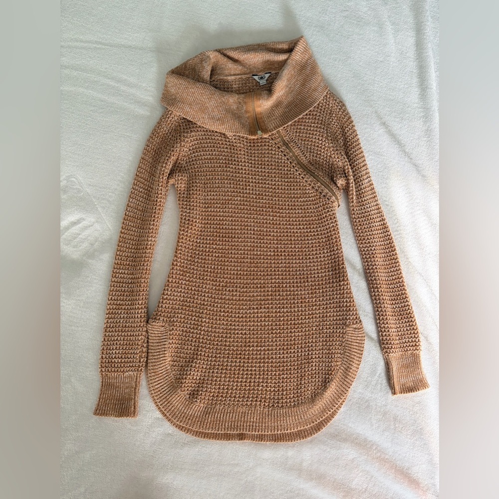 GBG Los Angeles Camel Cowl Neck Sweater - Picture 4 of 8